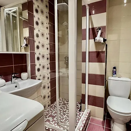 Black Lotus 1 I Downtown I Free Parking I 24hr Access Apartament Bańska Bystrzyca